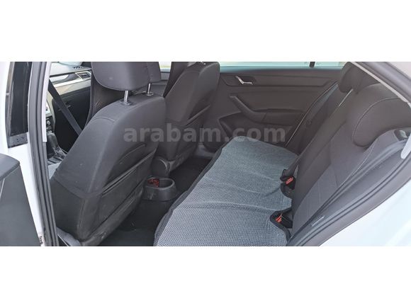 Sahibinden Skoda Rapid  2016 Model  Beyaz