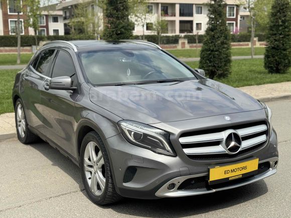 MERCEDES GLA 180 CDI URBAN CAM TAVAN BEJ HATASIZ AYARINDA/