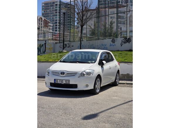 Sahibinden Toyota Auris 1.4 D-4D Comfort Extra 2012 Model
