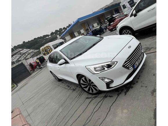 Sahibinden Ford Focus 1.5 TDCi Titanium 2018 Model İzmir 132.000 km Beyaz