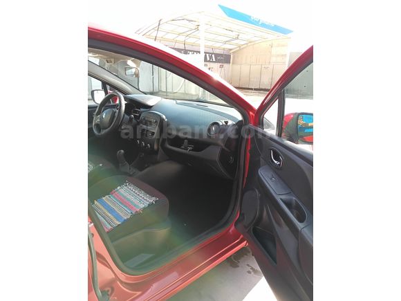 Değişensiz kazasız temiz üst model Clio ile takas olur