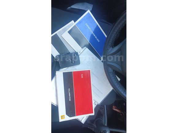 Değişensiz kazasız temiz üst model Clio ile takas olur