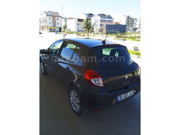 Sahibinden Renault Clio 1.6 Night & Day 2012 Model 155500km,bakımlı aile aracı