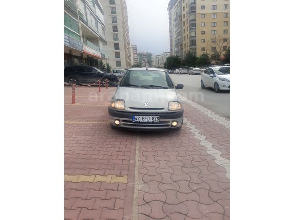 Sahibinden Renault Clio 1.6 16İVALF  RTE/ 2000 Model/OTOMATİK/ABS KLİMA ARİBAG/ YENİ JANT