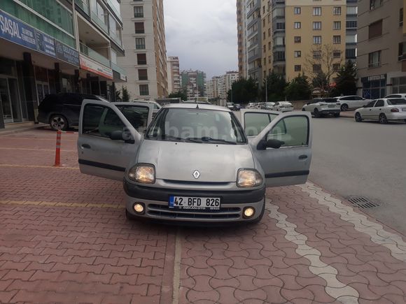 Sahibinden Renault Clio 1.6 16İVALF  RTE/ 2000 Model/OTOMATİK/ABS KLİMA ARİBAG/ YENİ JANT