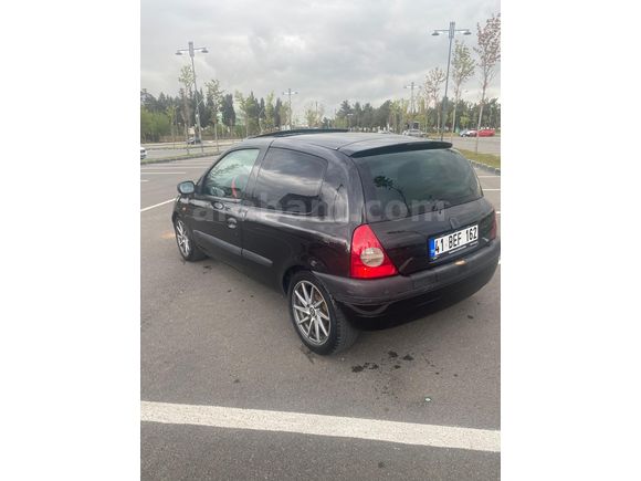 Acilinden Renault Clio 1.6 16v RXT 2000 Model