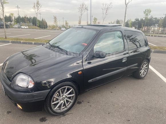Acilinden Renault Clio 1.6 16v RXT 2000 Model