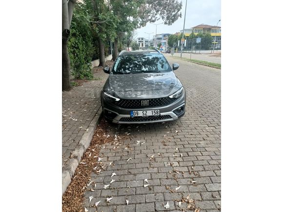 Memurdan Fiat Egea Cross 1.6 Multijet LOUNGE 2025 Model  7.200 km Füme