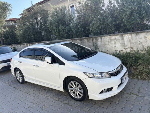 Sahibinden Honda Civic 1.6i VTEC Eco Elegance 2013 Model 
