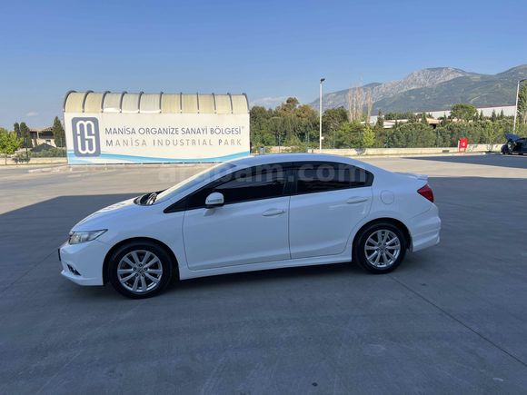 Sahibinden Honda Civic 1.6i VTEC Dream 2013 Model 