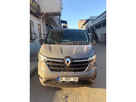 Sahibinden Renault Trafic Multix 2.0 dCi 2022 Model 
