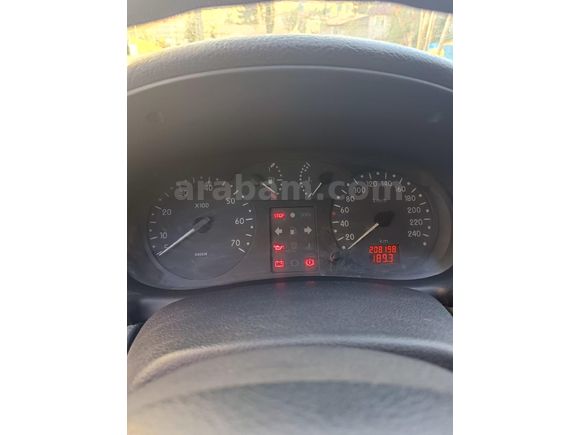 Sahibinden Renault Clio 1.4 RNA 2000 Model