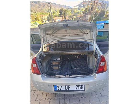 Sahibinden Renault Clio 1.4 RNA 2000 Model