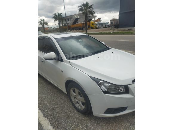 Sahibinden Chevrolet Cruze 1.6 LS Plus 2011 Model  230.000 km Beyaz