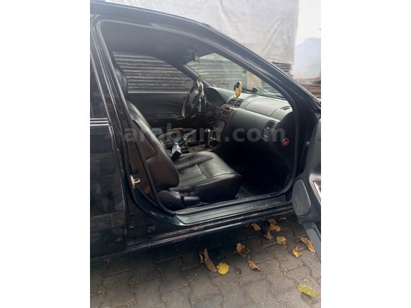 Sahibinden Nissan Maxima 2.0 QX 1999 Model  220.000 km Siyah