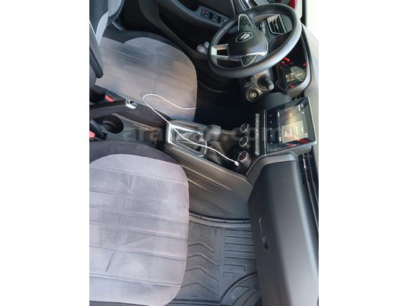 Öğretmenden Renault Clio 1.0 TCe Touch 2022 trafige çıkışlı