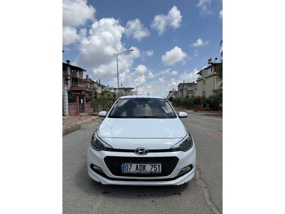 Sahibinden Hyundai i20 1.4 CRDi Style 2015 Model 