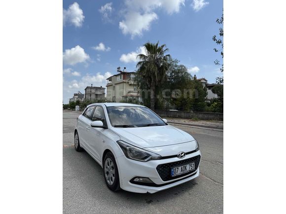 Sahibinden Hyundai i20 1.4 CRDi Style 2015 Model 