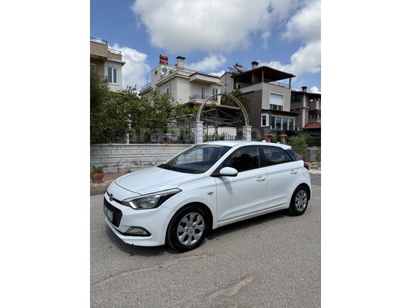 Sahibinden Hyundai i20 1.4 CRDi Style 2015 Model 