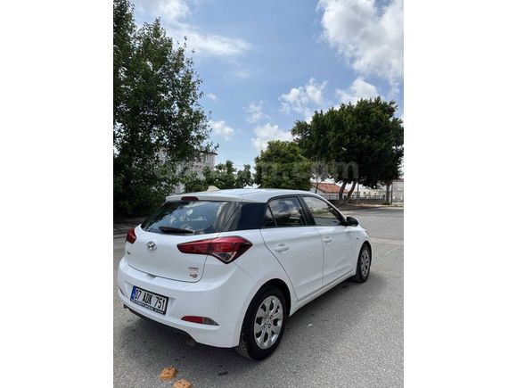 Sahibinden Hyundai i20 1.4 CRDi Style 2015 Model 