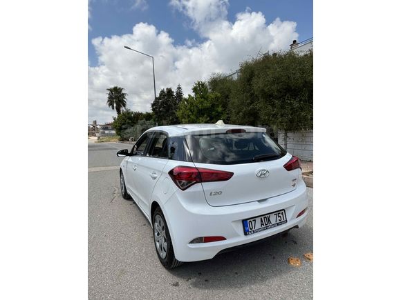 Sahibinden Hyundai i20 1.4 CRDi Style 2015 Model 