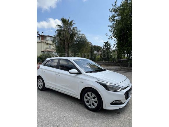 Sahibinden Hyundai i20 1.4 CRDi Style 2015 Model 