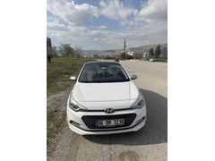 Sahibinden Hyundai i20 1.4 MPI Style 2015 Model  87000km Beyaz