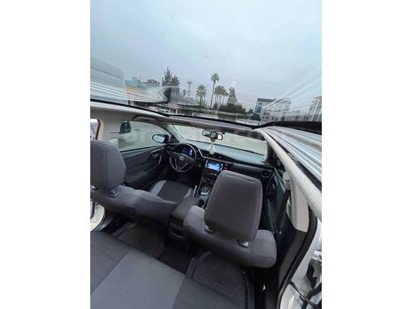 Toyota Auris 1.6 Advance Skypack 2016 Model 
