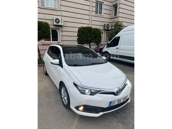 Toyota Auris 1.6 Advance Skypack 2016 Model 