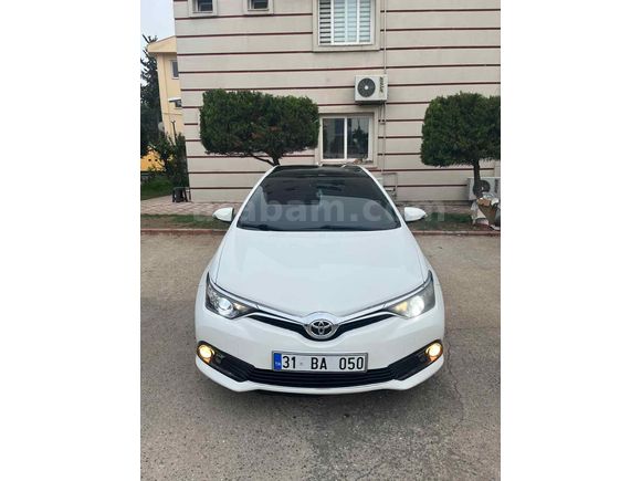 Toyota Auris 1.6 Advance Skypack 2016 Model 