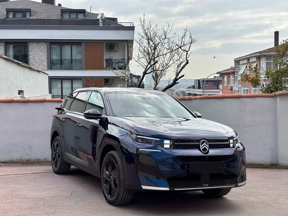 ER OTO’DAN 2026 CİTRÖEN C5 AİRCROSS PLUS HYBRİD 145 HP CAM TAVAN