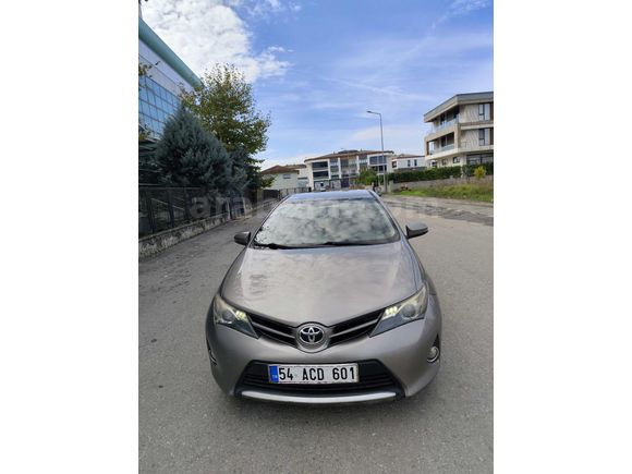 Sahibinden Toyota Auris 1.33 Life 2013 Model