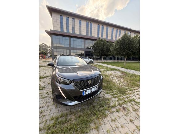 Sahibinden Peugeot 2008 1.2 PureTech Allure 2023 Model  24.000 km Gri (titanyum)