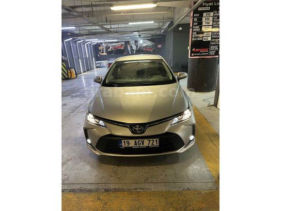 Sahibinden Toyota Corolla 1.5 Dream 2022 Model 
