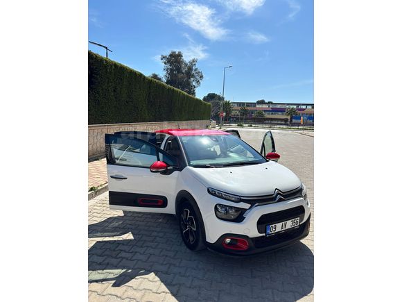 Bayan Avukattan "AV " plakalı  Citroen C3 1.2 PureTech Shine 2021 Model  23.500 km Beyaz