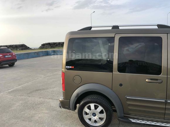 Sahibinden Ford Tourneo Connect 110PS 2010 Model 