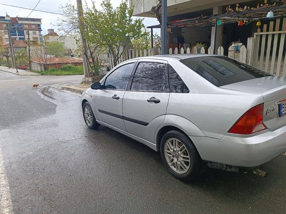 Sahibinden Ford Focus 1.6 Ghia 2001 Model