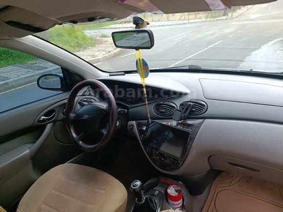 Sahibinden Ford Focus 1.6 Ghia 2001 Model