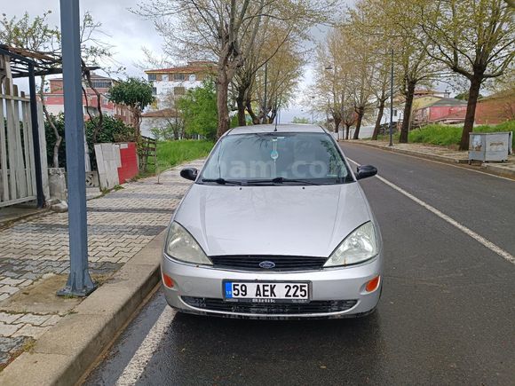Sahibinden Ford Focus 1.6 Ghia 2001 Model