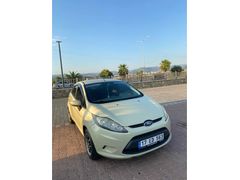 ÖĞRETMENDEN  Ford Fiesta 1.25 Trend 2010 Model  282.000 km Yeşil