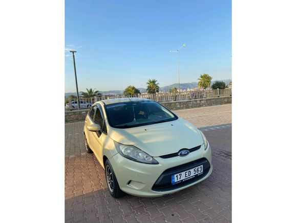 ÖĞRETMENDEN  Ford Fiesta 1.25 Trend 2010 Model  282.000 km Yeşil