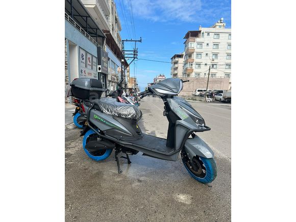 YUKİ WİNDY ELEKTRİKLİ SCHOOTER.