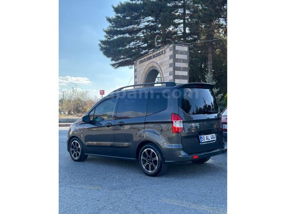 Sahibinden Ford Tourneo Courier 1.5 TDCi Titanium Plus 2022 Model