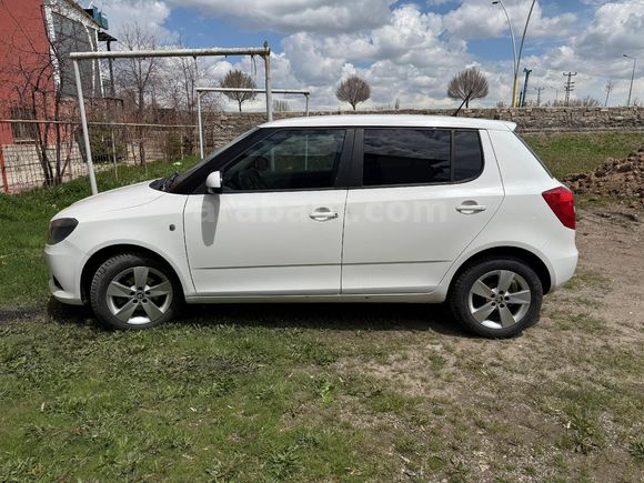Sahibinden Skoda Fabia 1.2 Ambiente Dynamic 2014 Model