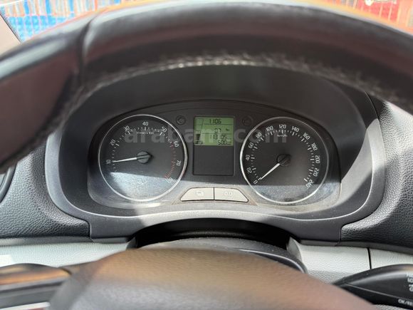 Sahibinden Skoda Fabia 1.2 Ambiente Dynamic 2014 Model
