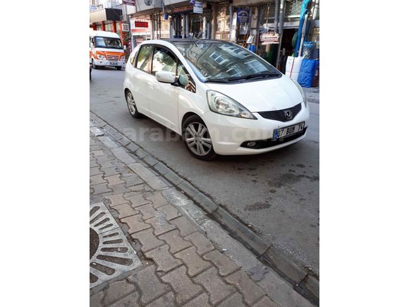 Sahibinden Honda Jazz 1.4 Fun 2011 Model Antalya 122.000 km Beyaz