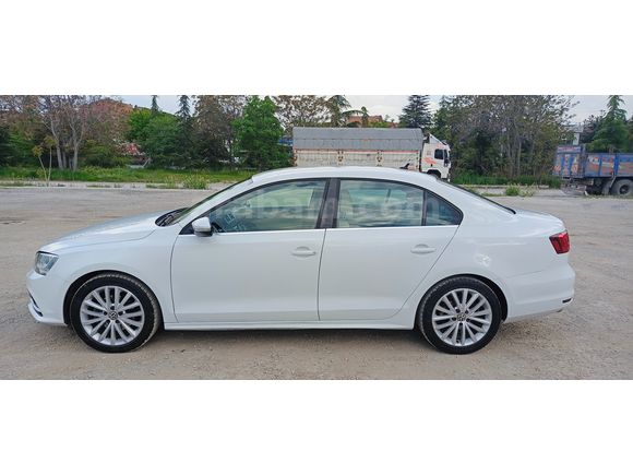 Sahibinden Volkswagen Jetta 1.4 TSi Highline Makyajlı Kasa Düşük Km