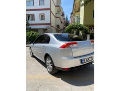 Memurdan Laguna 1.5 dCi Executive 2010 Model 