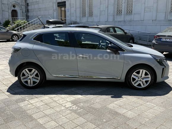 Galeriden Renault Clio 1.0 TCe Evolution 2023 Model İstanbul