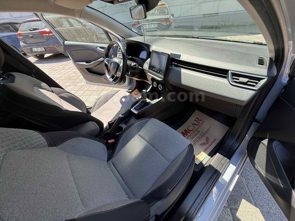 Galeriden Renault Clio 1.0 TCe Evolution 2023 Model İstanbul